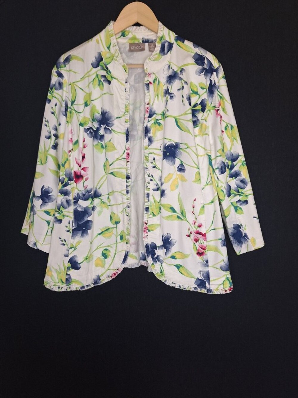 💙 Chico's Floral Open Front Jacket Size XL Pockets Ruffle Trim Stretch Preppy S
